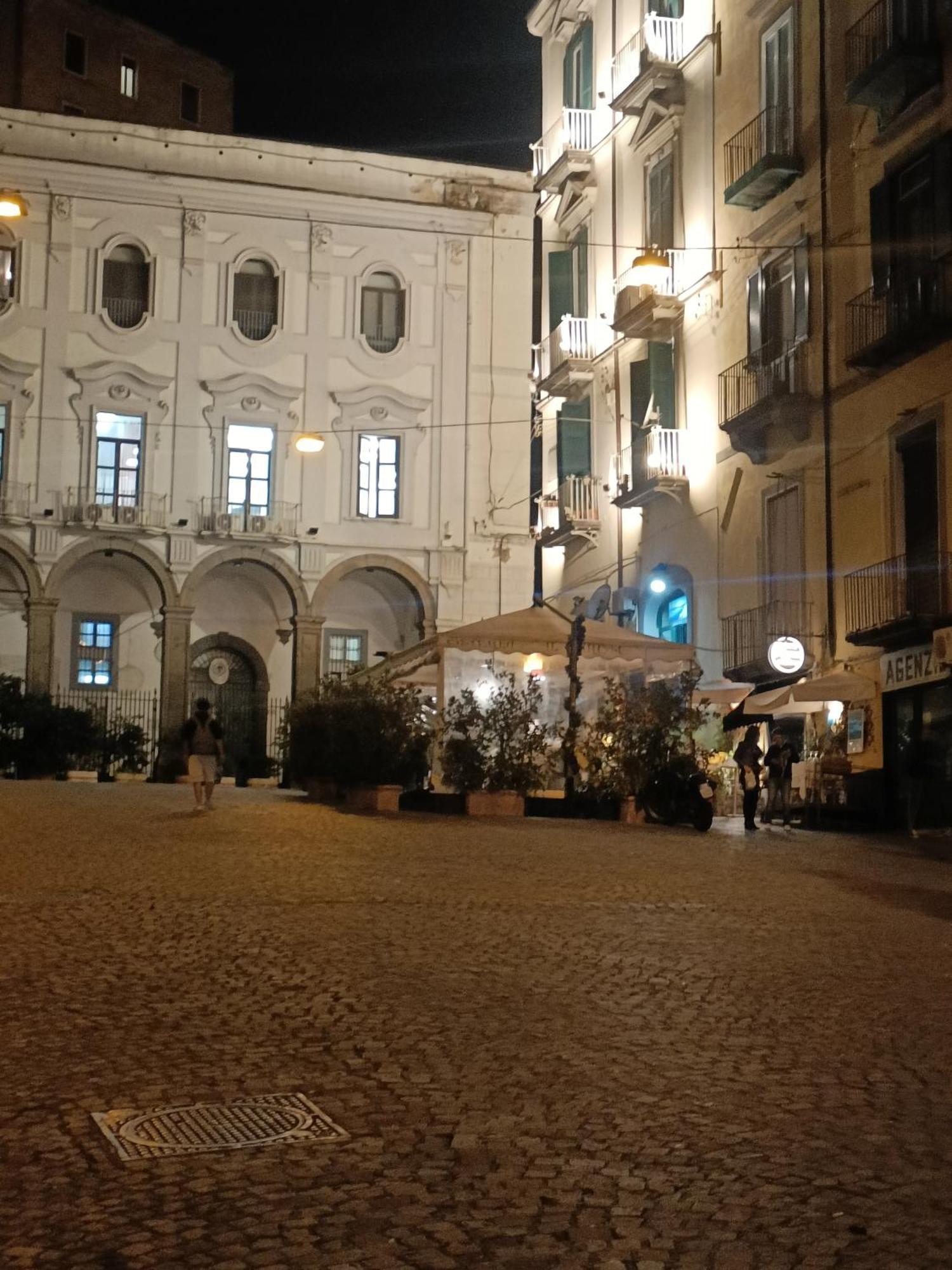 Appartamento Storico House Napoli Esterno foto